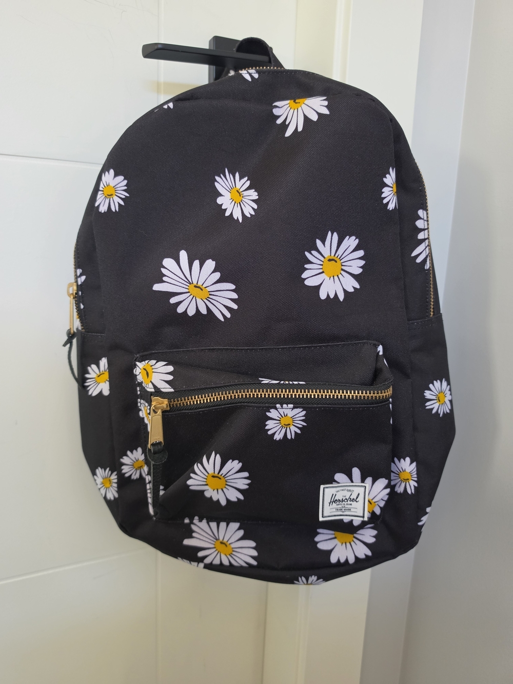 BRAND NEW Herschel Wild Daisy Black Backpack RARE Discontinued Print